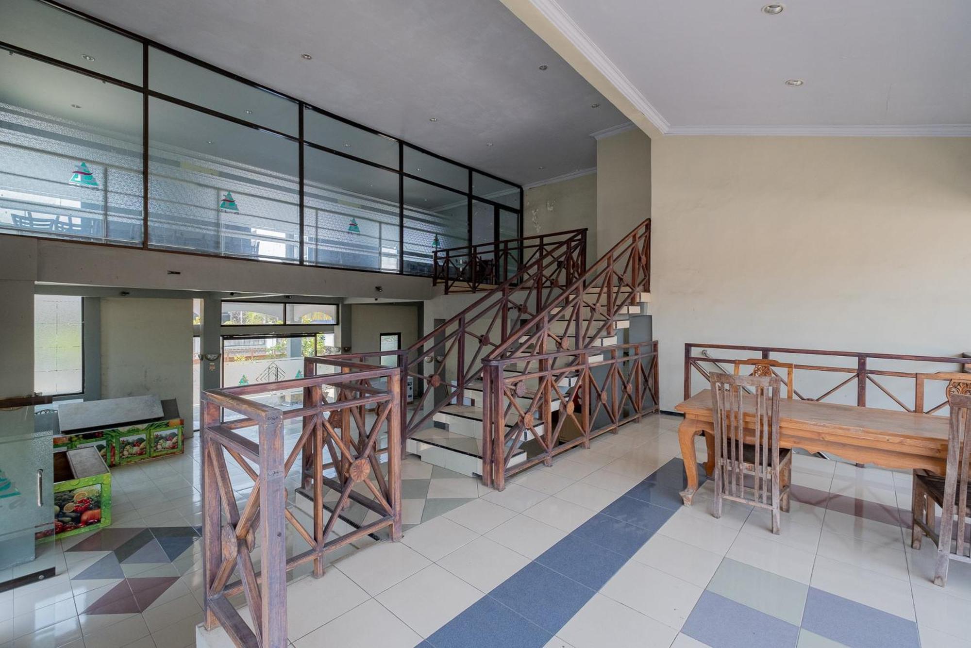 Reddoorz Syariah At Jalan Sunan Giri Tuban Tuban  Экстерьер фото